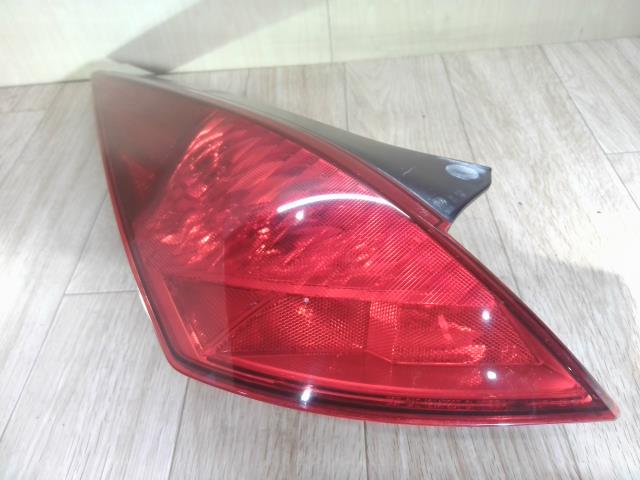 【中古】中古部品 フェアレディZ Z33 左テールランプ 【3310390100-240914001215600】