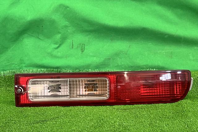 【中古】中古部品 ミニキャブ U62V 右テールランプ 【3330240100-002024626615500】