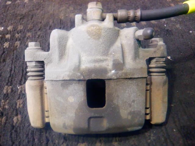 【中古】中古部品 アクティ HH5 右フロントキャリパー 【3340140100-000024239344330】