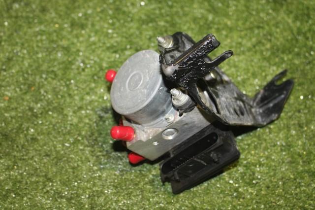 【中古】中古部品 マーチ YK12 ABSアクチュエーター 【3330950100-000046280242500】