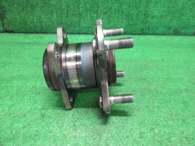 【中古】中古部品 N−BOX JF3 リアハブ 【3330980100-000024064044471】
