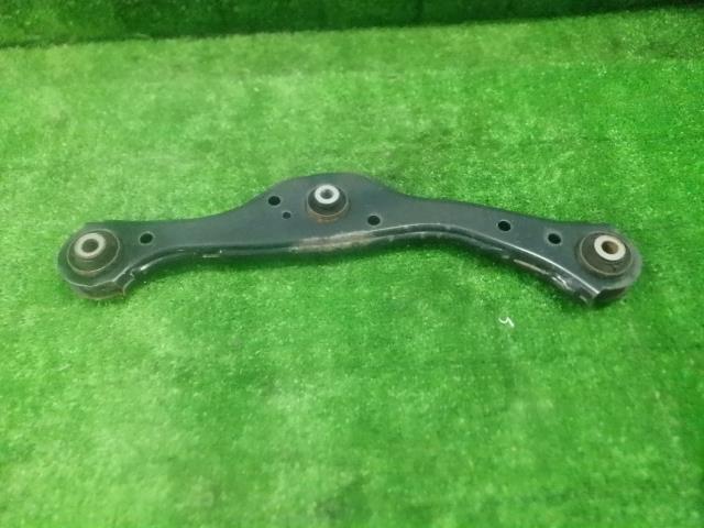 【中古】中古部品 ヤリス MXPA15 左リ