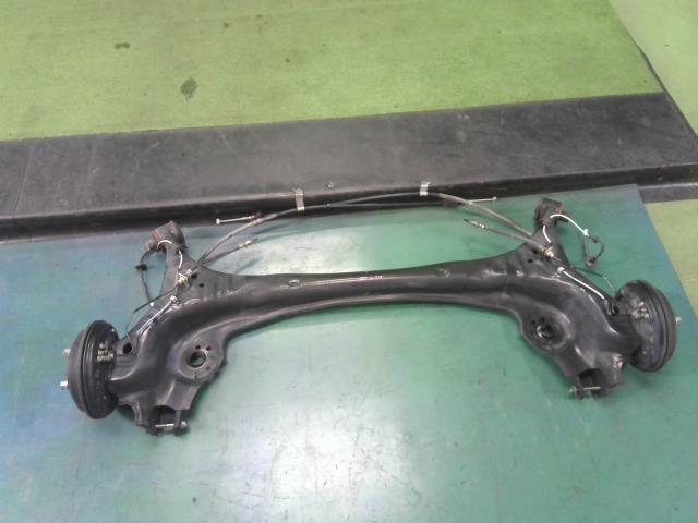 【中古】中古部品 N−BOX JF3 リアアクスルビーム 【3310200100-000021188553500】