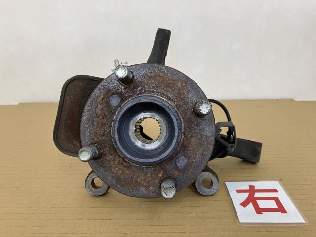 【中古】中古部品 モコ MG33S 右フロントナックルハブ 【3330460100-000001587744310】