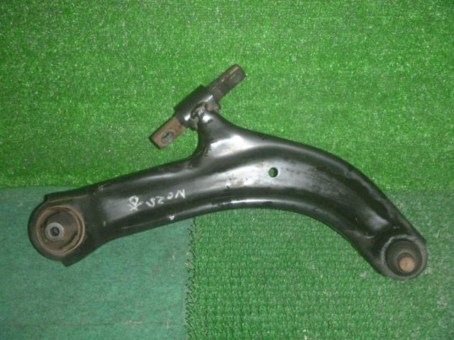 【中古】中古部品 セレナ NC25 右フロントロアアーム 【3330370100-000243028251720】