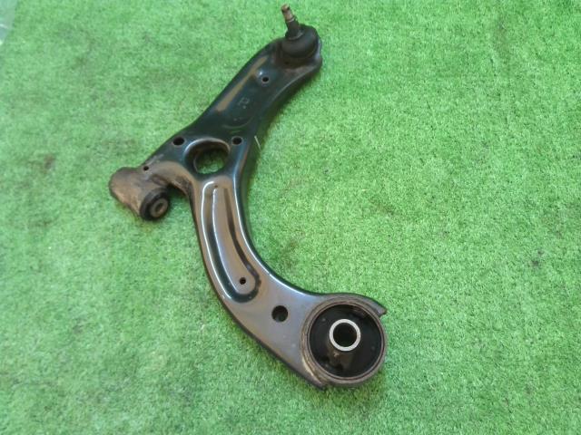 【中古】中古部品 ムーヴ LA150S 右フロントロアアーム 【3260240000-241016000251720】