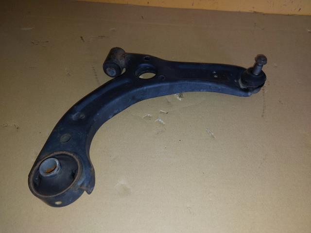 【中古】中古部品 ムーヴキャンバス LA810S 右フロントロアアーム 【3330960100-000052379251720】