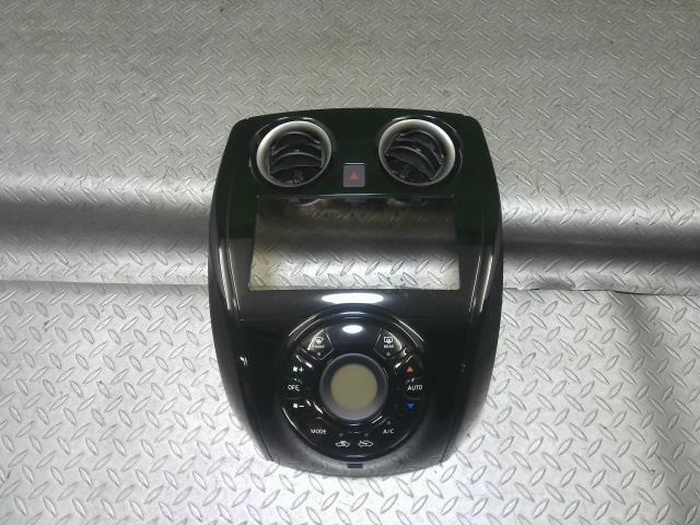 【中古】中古部品 ノート HE12 A/Cスイッチパネル 【3330990700-202407005560900】