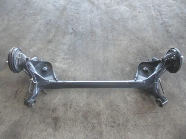 【中古】中古部品 フィット GK3 リアアクスルビーム 【3310270100-000014404453500】