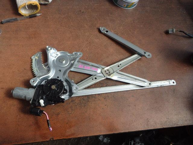 【中古】中古部品 eKワゴン B11W 右フロントドアレギュレータ・モーター 【3331010800-000022656413120】