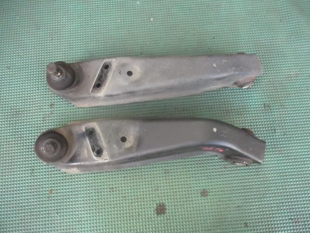 【中古】中古部品 eKワゴン H82W 左フロントロアアーム 【3310190100-000244012651740】