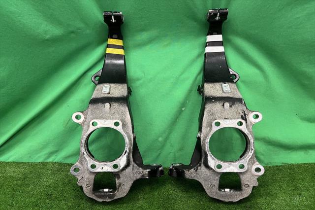 【中古】中古部品 フーガ PNY50 右フロントナックルハブ 【3330240100-002024648844310】