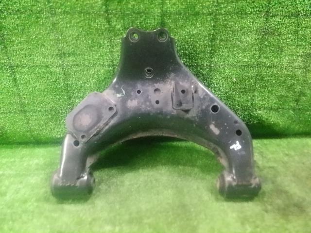 【中古】中古部品 アトラス SZ5F24 左フロントロアアーム 【3330420100-241019000251740】