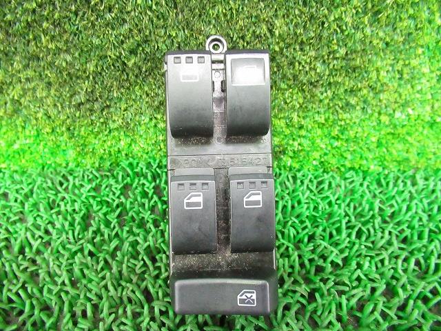 【中古】中古部品 ステラ LA100F パワーウインドウスイッチ 【3330210100-000036164661900】