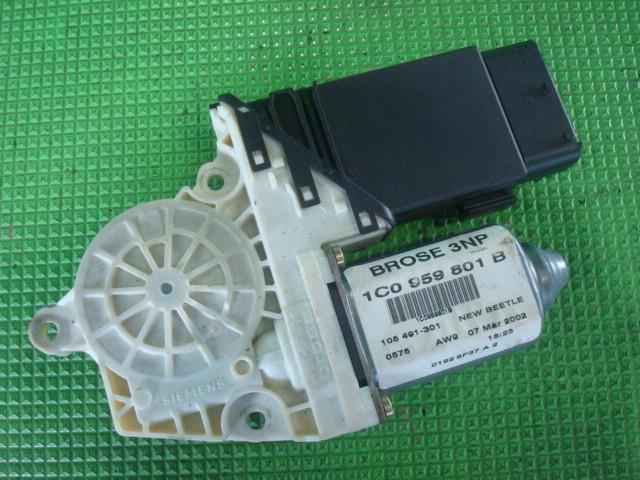 メーカー フォルクスワーゲン 車名 VW ニュービートル 型式類別 11137-0002 グレード 1800 ニュービートル TURBO 認定型式 GF-9CAWU 車両タイプ 3ドアハッチバック 年式 H14/2 シフト 駆動 通称型式 エンジン型式 AWU-DET ミッション型式 アクスル型式 車体色 赤 車体色No LG3L トリム色No 72 走行距離(Km) 58,000 メーカー純正品番 部品メーカー品番 保証 0ヶ月/0km 付加情報 29P/レギュレーター欠品/モーターのみ/走行58.792KM 商品情報 ※純正番号およびモデル番号は参考としてください。※リビルト部品を購入される際のお願い【再生部品】と表示されているものをリビルト部品と呼んでいます。リビルト部品の場合には、交換時に取り外した部品をご返却していただく場合があります。詳しくはこちら※大物商品(ドア・ボンネット・バンパー等)は個人宅への配送ができない場合がございます。その場合、最寄りの配送業者支店止め等の対応となりますので、あらかじめご了承ください。 ページ上部へ【中古】中古部品 VW ニュービートル 9CAWU 右フロントドアレギュレータ・モーター 【3340220100-001280378913120】