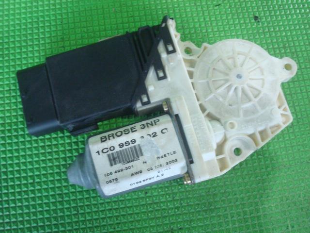 【中古】中古部品 VW ニュービートル 9CAWU 左フロントドアレギュレータ・モーター 【3340220100-001296778713220】