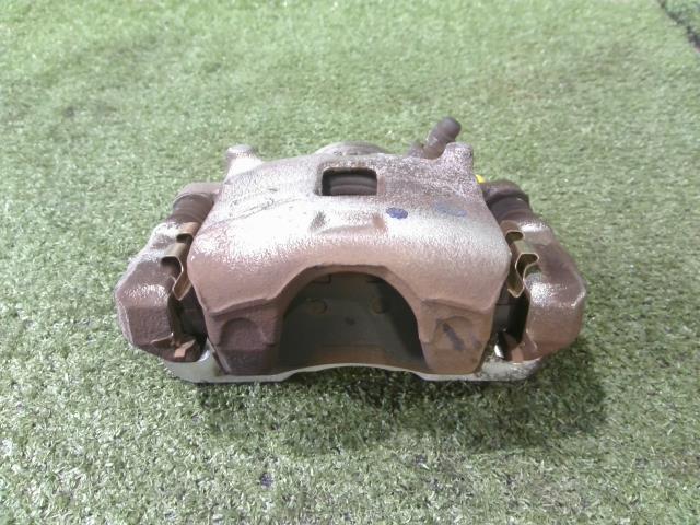 【中古】中古部品 キャリィ DA16T 右フロントキャリパー 【3260070000-241017000244330】