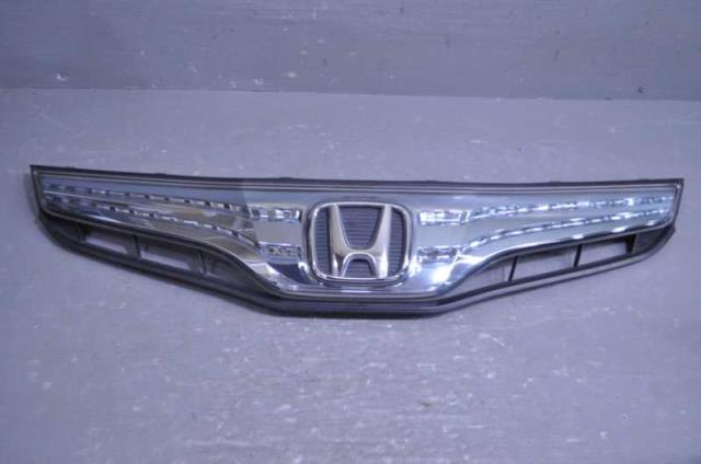 【中古】中古部品 フィット GP1 ラジエータグリル 【3310580000-241022000410400】