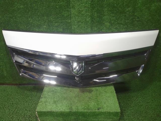 メーカー トヨタ 車名 アルファード 型式類別 グレード HV 4WD 8人 認定型式 DAA-ATH10W 車両タイプ 5DBOXワゴン 年式 H19/9 シフト CVT 駆動 4×4 通称型式 ATH10WPRXGB エンジン型式 2AZ-FXE ミッション型式 アクスル型式 車体色 ホワイトパールクリスタルシャイン 車体色No 070 トリム色No FB02 走行距離(Km) 226,070 メーカー純正品番 53111-58110-A1 部品メーカー品番 保証 0ヶ月/0km 付加情報 カメラ付タイプ 商品情報 (1)[1-2,その他,ひっかき傷上フチ多少](2)[全体,その他,メッキくすみ多少](3)[全体,飛び石,ペン先多数] ※純正番号およびモデル番号は参考としてください。※リビルト部品を購入される際のお願い【再生部品】と表示されているものをリビルト部品と呼んでいます。リビルト部品の場合には、交換時に取り外した部品をご返却していただく場合があります。詳しくはこちら※大物商品(ドア・ボンネット・バンパー等)は個人宅への配送ができない場合がございます。その場合、最寄りの配送業者支店止め等の対応となりますので、あらかじめご了承ください。 ページ上部へ【中古】中古部品 アルファード ATH10W ラジエータグリル 【3330900100-000024090010400】