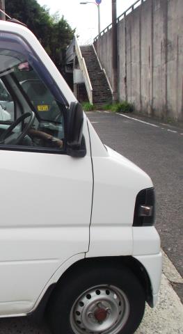 メーカー 三菱 車名 ミニキャブ 型式類別 グレード 認定型式 車両タイプ ケイトラック 年式 H18/ シフト 駆動 通称型式 エンジン型式 ミッション型式 アクスル型式 車体色 カルガリーホワイト 車体色No W74 トリム色No 走行距離(Km) メーカー純正品番 部品メーカー品番 保証 0ヶ月/0km 付加情報 車庫保管の為、年式のわりにいいです。 商品情報 (1)[全体,擦り傷,コキズアリ。] ※純正番号およびモデル番号は参考としてください。※リビルト部品を購入される際のお願い【再生部品】と表示されているものをリビルト部品と呼んでいます。リビルト部品の場合には、交換時に取り外した部品をご返却していただく場合があります。詳しくはこちら※大物商品(ドア・ボンネット・バンパー等)は個人宅への配送ができない場合がございます。その場合、最寄りの配送業者支店止め等の対応となりますので、あらかじめご了承ください。 ページ上部へ【中古】中古部品 ミニキャブ 右フロントフェンダー 【3310010100-241031500310600】