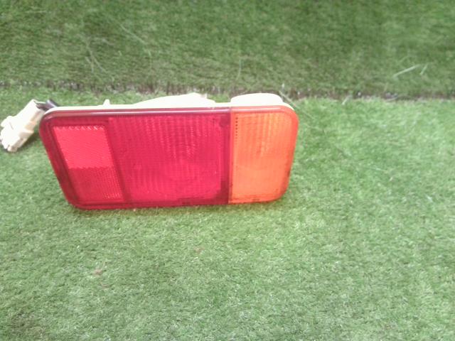 【中古】中古部品 ミニキャブ DS16T 右テールランプ 【3260240000-241031000215500】
