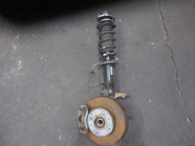 メーカー スバル 車名 ステラ 型式類別 17967-0013 グレード カスタムR スマートアシスト 認定型式 DBA-LA150F 車両タイプ 5ドアハッチバック 年式 H30/ シフト CVT 駆動 4×2 通称型式 RP1D55B エンジン型式 KF-VE ミッション型式 アクスル型式 車体色 パールホワイトIII 車体色No W24 トリム色No FP10 走行距離(Km) 118,465 メーカー純正品番 48520-B9090 部品メーカー品番 48520-B2D60/1A17354-B　8048 保証 1ヶ月/1000km 付加情報 ABSセンサー欠品　ナックル、キャリパー付　サビ少々 商品情報 ※純正番号およびモデル番号は参考としてください。※リビルト部品を購入される際のお願い【再生部品】と表示されているものをリビルト部品と呼んでいます。リビルト部品の場合には、交換時に取り外した部品をご返却していただく場合があります。詳しくはこちら※大物商品(ドア・ボンネット・バンパー等)は個人宅への配送ができない場合がございます。その場合、最寄りの配送業者支店止め等の対応となりますので、あらかじめご了承ください。 ページ上部へ【中古】中古部品 ステラ LA150F 左フロントストラット 【3500080000-240622000750200】