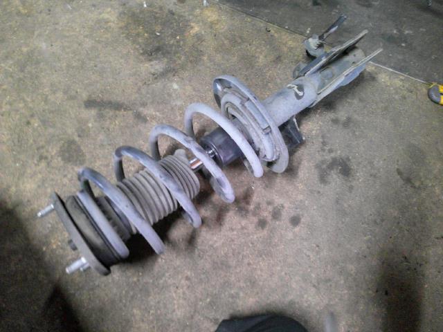 【中古】中古部品 アテンザ GJ2FW 右フロントストラット 【3310410000-000223043750110】