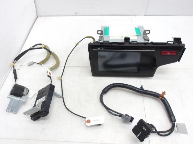 【中古】中古部品 フィット GP5 カーナビゲーション 【3310250100-000243040561310】