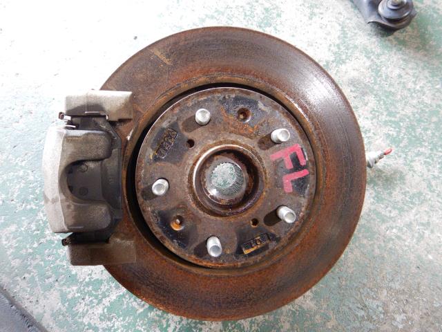 【中古】中古部品 スイフト ZC31S 左フロントナックルハブ 【3330810100-241112000244340】