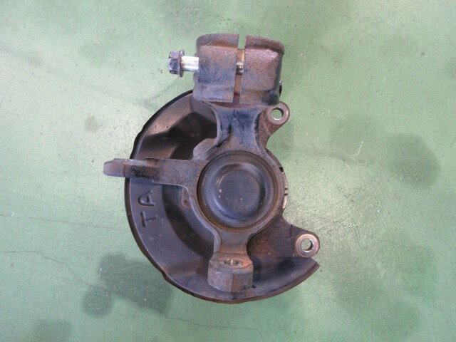 【中古】中古部品 アクティ HA8 右フロントナックルハブ 【3310590000-000008270944310】