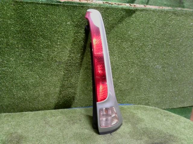 【中古】中古部品 セレナ CC25 右テールランプ 【3260300000-241118000915500】
