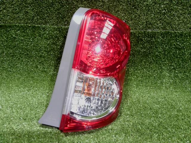 【中古】中古部品 カローラルミオン ZRE152N 右テールランプ 【3260300000-241120000315500】