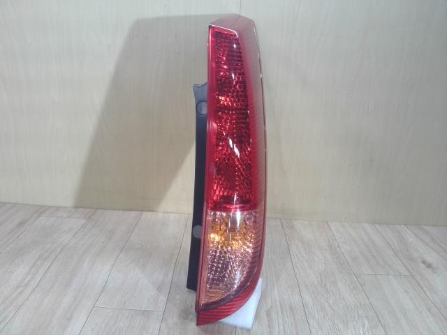 【中古】中古部品 プレサージュ TU31 右テールランプ 【3310390100-241114000615500】