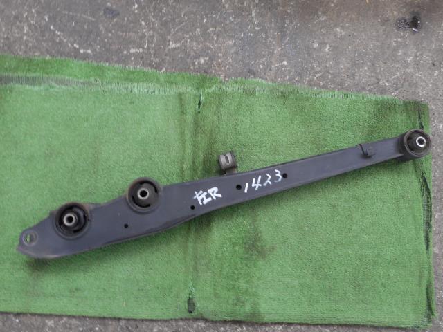 【中古】中古部品 ワゴンR MH21S 左リアロアアーム 【3330190100-000002142351840】