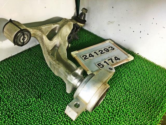 【中古】中古部品 スカイライン HV37 左フロントロアアーム 【3330890100-000024129351740】