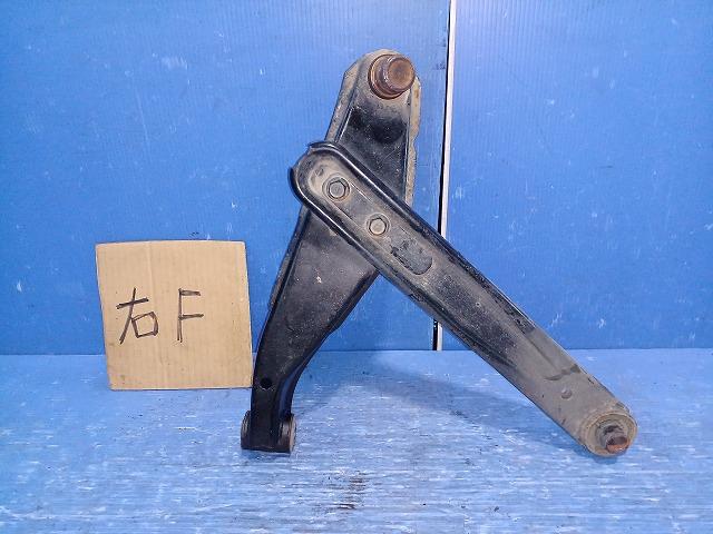 【中古】中古部品 サンバー TT1 右フロントロアアーム 【3310050100-230620000251720】
