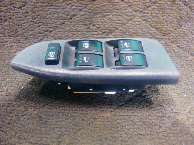 【中古】中古部品 エッセ L235S パワーウインドウスイッチ 【3340140100-000024286861900】