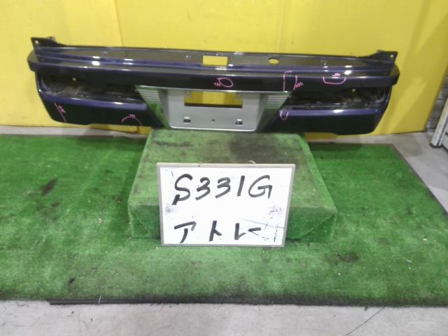 メーカー ダイハツ 車名 ハイゼットアトレ 型式類別 15879-0022 グレード カスタムターボRSリミテッド SA3 4WD 認定型式 ABA-S331G 車両タイプ ケイワゴン 年式 H30/4 シフト 4DT 駆動 通称型式 S331GZQXZ エンジン型式 KF-DET ミッション型式 アクスル型式 車体色 アーバンナイトブルークリスタル(M) 車体色No B70 トリム色No 走行距離(Km) 128,018 メーカー純正品番 52159-B5200-J0 部品メーカー品番 保証 0ヶ月/0km 付加情報 100857,プラスチック,ソナー付2ケ(ミテスト),テールランプ欠品 商品情報 (1)[全体,擦り傷,ペン先](2)[,へこみ,20cm×5cm](3)[,その他,引っかきキズ7cm×3cm](4)[,へこみ,4cm×3cm](5)[,へこみ,5cm×4cm](6)[,その他,引っかきキズ10cm](7)[,その他,ガリ傷10cm] ※純正番号およびモデル番号は参考としてください。※リビルト部品を購入される際のお願い【再生部品】と表示されているものをリビルト部品と呼んでいます。リビルト部品の場合には、交換時に取り外した部品をご返却していただく場合があります。詳しくはこちら※大物商品(ドア・ボンネット・バンパー等)は個人宅への配送ができない場合がございます。その場合、最寄りの配送業者支店止め等の対応となりますので、あらかじめご了承ください。 ページ上部へ【中古】中古部品 ハイゼットアトレ S331G リアバンパー 【3331010600-241120001215100】