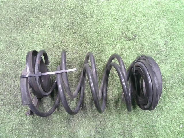 【中古】中古部品 eKワゴン B11W リアスプリングセット 【3310200100-000021234451400】