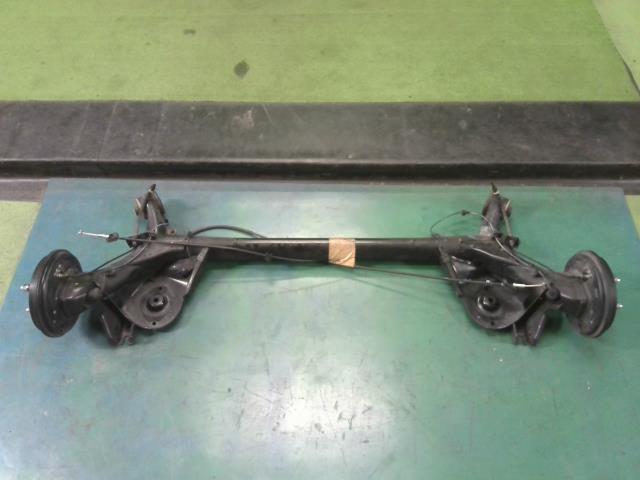 【中古】中古部品 フィット GP5 リアアクスルビーム 【3310200100-000021360753500】