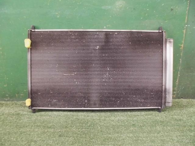【中古】中古部品 アクア NHP10 コンデンサー 【3330150100-000024339260600】