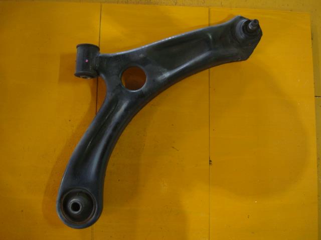 【中古】中古部品 モコ MG33S 右フロントロアアーム 【3340220100-000225084451720】