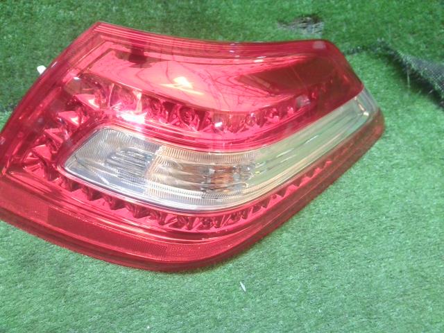 【中古】中古部品 ティアナ J32 右テールランプ 【3260240000-241212000515500】