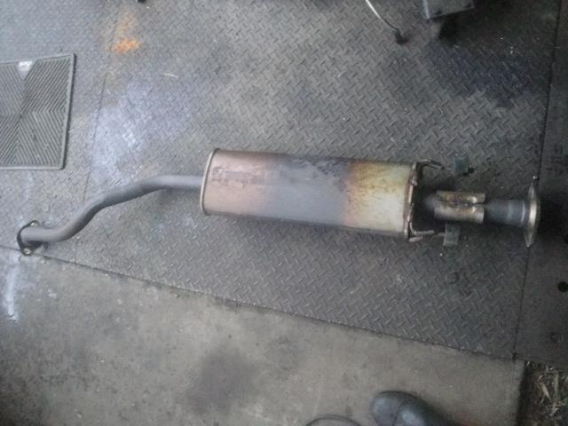 【中古】中古部品 ノート E11 エキゾーストセンターマフラー 【3100430000-241219000222300】