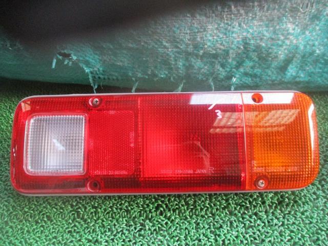 【中古】中古部品 アクティ HA3 右テールランプ 【3500080000-241122000715500】