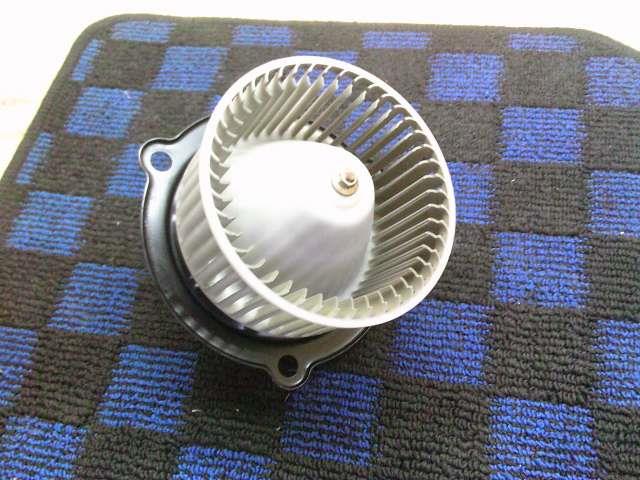 【中古】中古部品 ジムニー JA22W ヒーターブロアモーター 【3330220100-241220000167900】