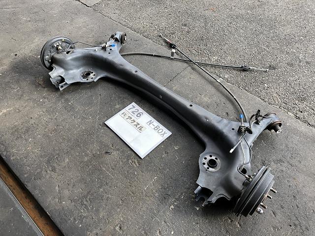 【中古】中古部品 N−BOX JF3 リアアクスルビーム 【3330160100-000024072653500】