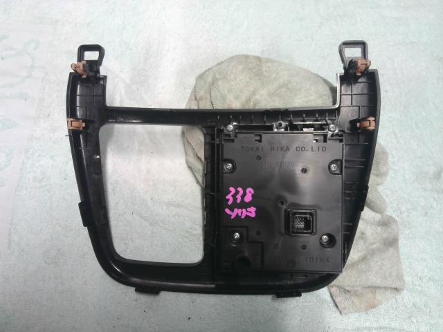 【中古】中古部品 ソリオ MA36S A/Cスイッチパネル 【3310200100-000021433860900】