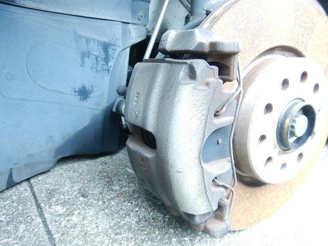 【中古】中古部品 VW ゴルフ 1KCAVK 左フロントキャリパー 【3310070100-0000Y0763544360】