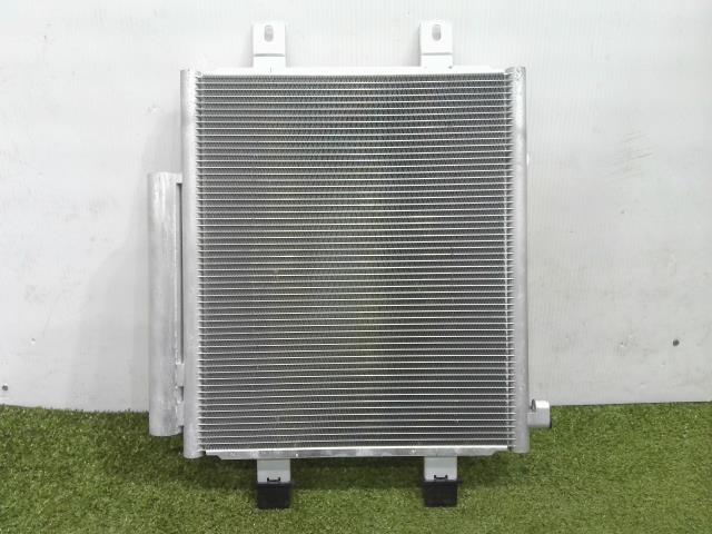 【中古】中古部品 ウェイク LA700S コンデンサー 【3310090100-000020052060600】